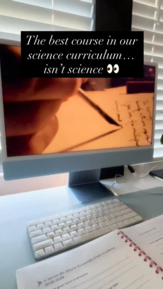 The best course in our science curriculum… isn’t science 🤍

This New Testament study from @journeyhomeschoolacademy is changing how we read the Bible.

Check out the full review in the blog. 🔗 in bio.

#homeschoollife #christianhomeschool #homeschoolcurriculum #homeschoolhighschool #faithbasedlearning